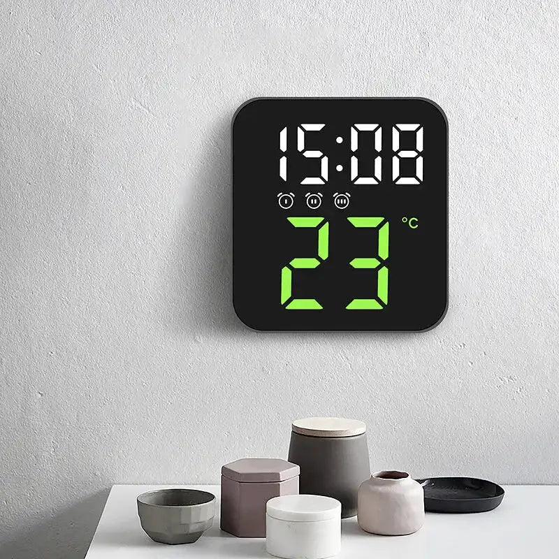 Réveil cube numérique noir avec affichage LED vert