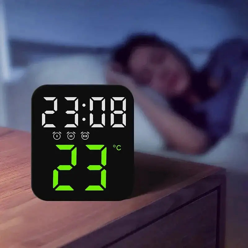 Réveil cube numérique noir avec affichage LED vert