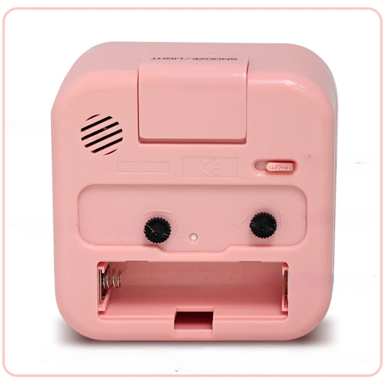 Réveil carré en plastique rose avec touches colorées -  - reveil-fille-rose - ["ado","enfant","r\u00e9veil enfant"]