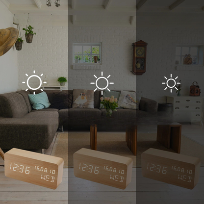 Réveil rectangulaire en bois clair avec affichage LED -  - reveil-bois-moderne - ["bois","digital","lumineux","naturel","petit reveil","radio reveil","radio reveil bois","r\u00e9veil digital","simple"]