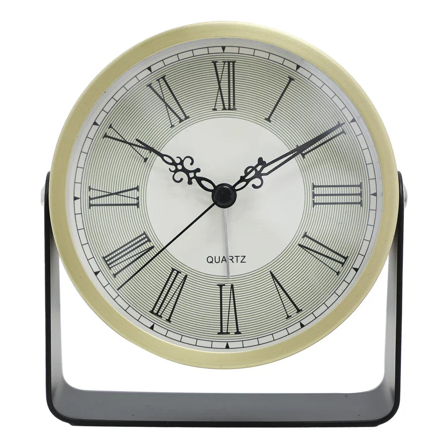 Réveil rond noir à chiffres dorés décoratifs -  - reveil-a-pile-design - ["analogique","digital","m\u00e9canique","petit","R\u00e9veil Analogique","r\u00e9veil digital","simple","voyage"]