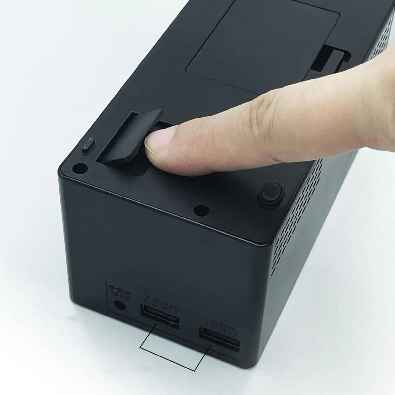 Réveil projecteur numérique noir avec température intégrée -  - reveil-projecteur-garcon - ["enfant","gar\u00e7on","lumineux","projecteur","radio reveil projecteur","Radio R\u00e9veil Lumineux","r\u00e9veil enfant","r\u00e9veil projecteur"]