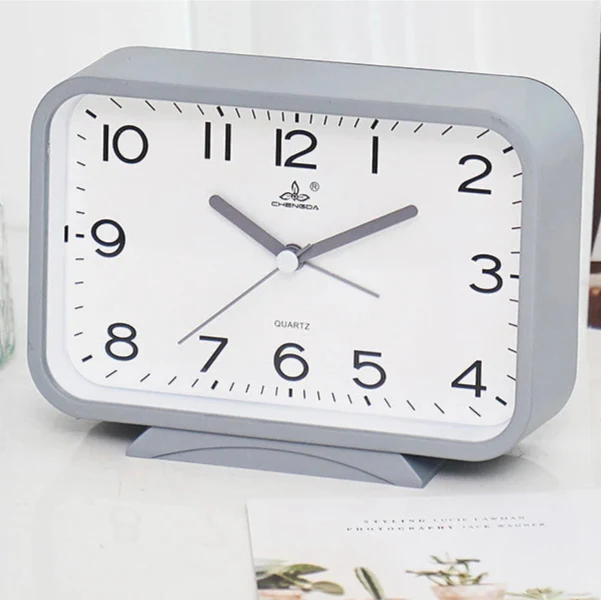 Réveil rectangulaire jaune mat avec coins arrondis -  - reveil-analogique-rectangle - ["analogique","petit","petit reveil","r\u00e9veil analogique","simple"]