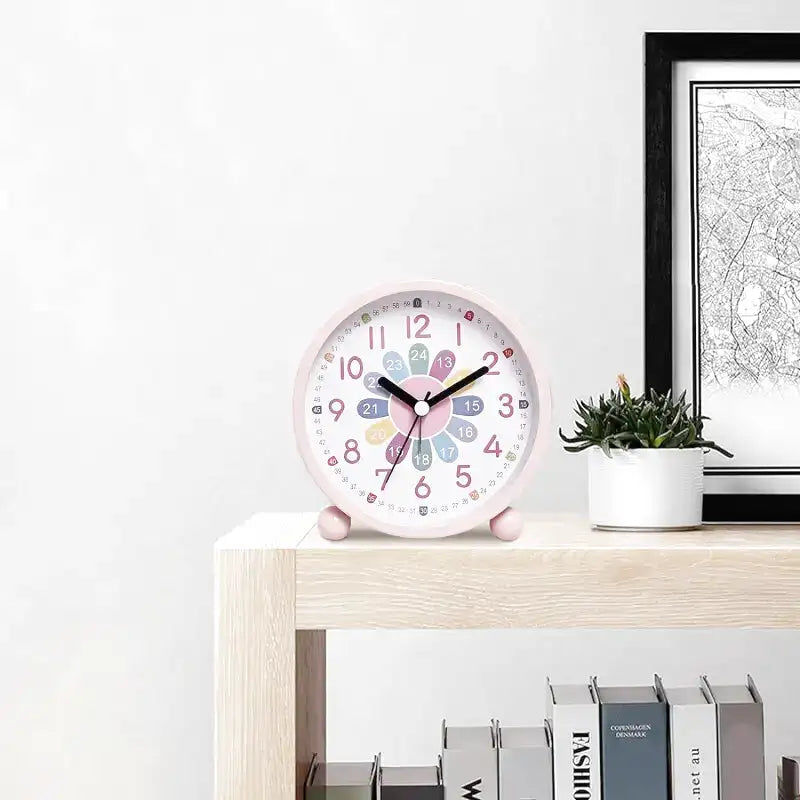 Horloge réveil fleur rose à pétales multicolores -  - reveil-fille-7-ans - ["analogique","enfant","R\u00e9veil Analogique","r\u00e9veil enfant","\u00e9ducatif"]