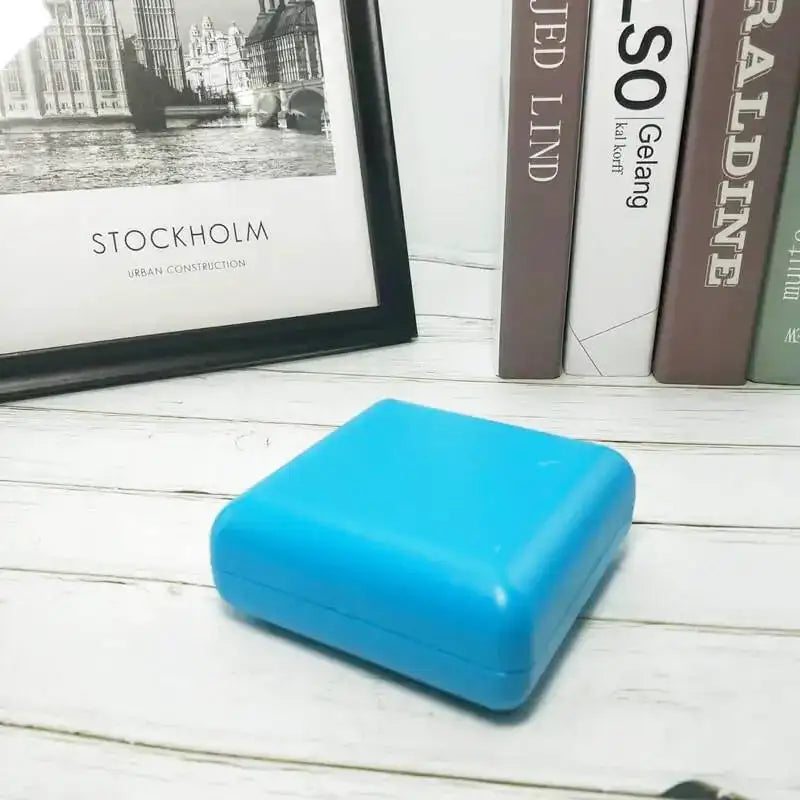 Petit réveil de bureau noir à cadran blanc -  - petit-reveil-ancien - ["analogique","num\u00e9rique","petit","petit reveil","R\u00e9veil Analogique","simple","voyage"]