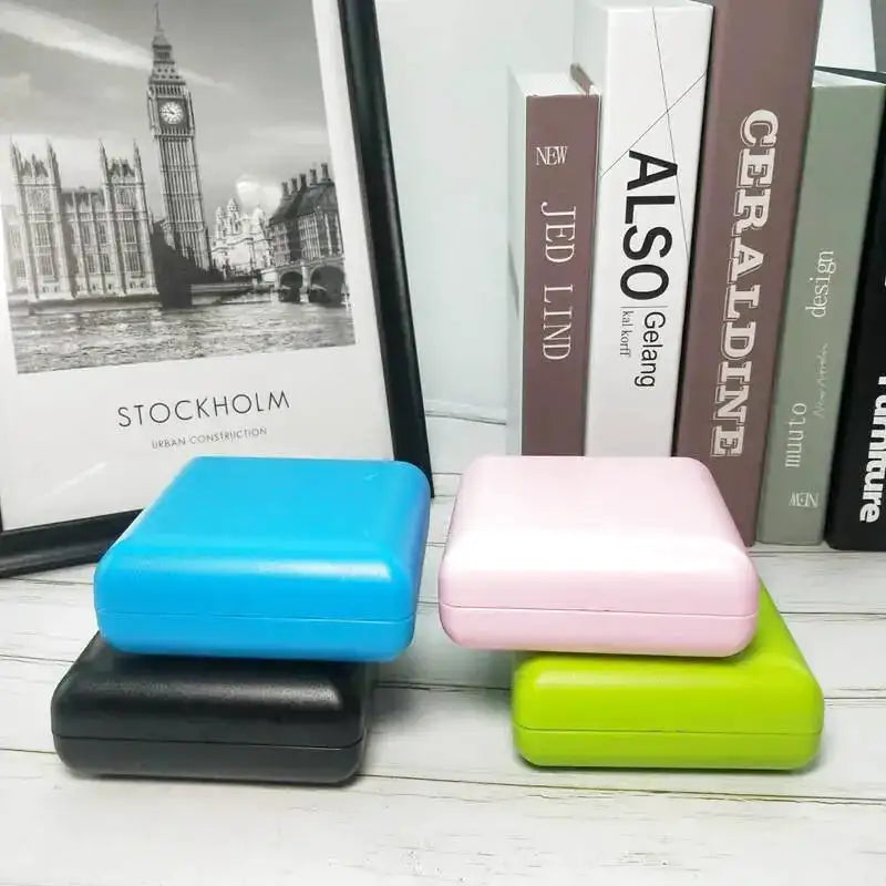 Petit réveil de bureau noir à cadran blanc -  - petit-reveil-ancien - ["analogique","num\u00e9rique","petit","petit reveil","R\u00e9veil Analogique","simple","voyage"]