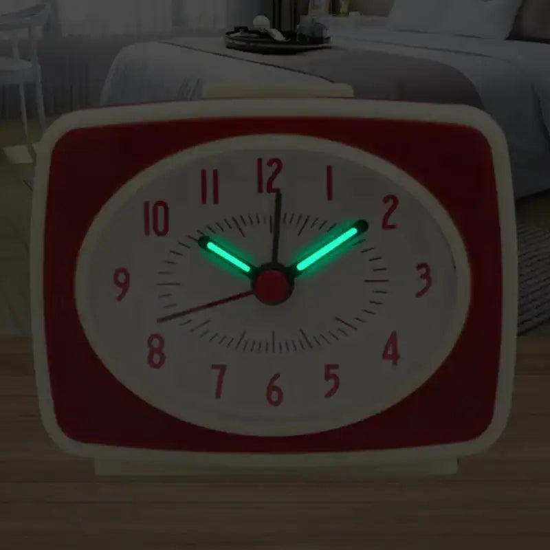 Petit réveil rétro rouge à coins arrondis -  - petit-reveil-design - ["analogique","enfant","petit reveil","R\u00e9veil Analogique","r\u00e9veil enfant","simple","vintage"]