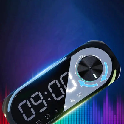 Radio réveil connecté noir avec enceinte lumineuse -  - radio-reveil-connecte-enceinte - ["ado","bluetooth","connect\u00e9","digital","lumineux","lumi\u00e8re","petit reveil","radio reveil connect\u00e9","Radio R\u00e9veil Lumineux","R\u00e9veil bluetooth","r\u00e9veil connect\u00e9","r\u00e9veil digital","simple","voyage"]