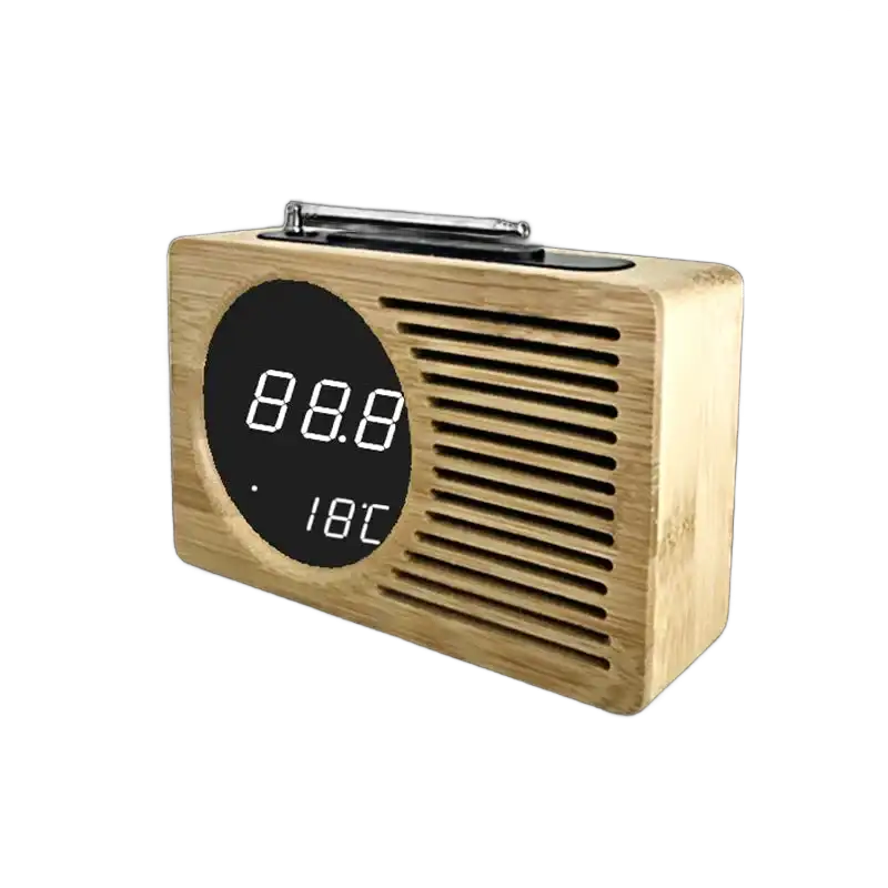 Radio réveil en bois clair avec affichage numérique -  - radio-reveil-bois - ["connect\u00e9","digital","num\u00e9rique","petit reveil","radio bois","radio reveil","radio reveil bois","radio reveil connect\u00e9","r\u00e9veil connect\u00e9","r\u00e9veil digital","simple"]