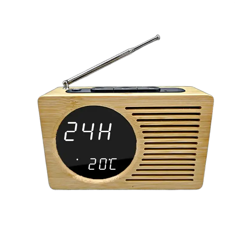 Radio réveil en bois clair avec affichage numérique -  - radio-reveil-bois - ["connect\u00e9","digital","num\u00e9rique","petit reveil","radio bois","radio reveil","radio reveil bois","radio reveil connect\u00e9","r\u00e9veil connect\u00e9","r\u00e9veil digital","simple"]