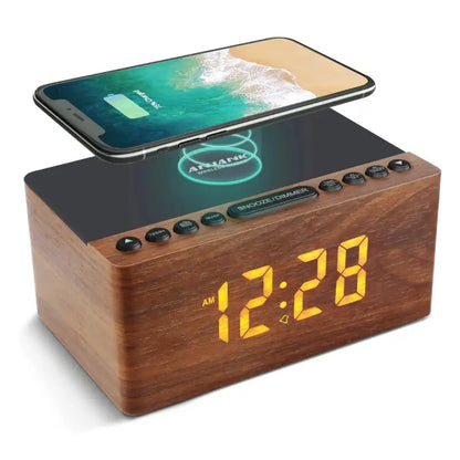 Radio-réveil LED en bois avec chargeur sans fil -  - radio-reveil-bois-induction - ["ado","chargeur induction","connect\u00e9","digital","lumineux","petit","petit reveil","radio bois","radio reveil bois","radio reveil connect\u00e9","Radio R\u00e9veil Lumineux","r\u00e9veil chargeur induction","r\u00e9veil connect\u00e9","r\u00e9veil digital","simple"]