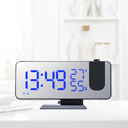 Radio réveil noir argent avec LED bleues et capteurs -  - radio-reveil-projecteur-design - ["digital","lumineux","num\u00e9rique","petit r\u00e9veil","projecteur","radio reveil projecteur","Radio R\u00e9veil Lumineux","r\u00e9veil digital","r\u00e9veil projecteur","simple"]