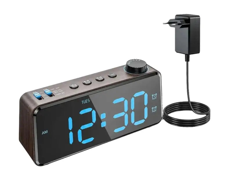 Radio réveil numérique bois foncé et façade noire -  - radio-reveil-sur-secteur - ["digital","Jour Nuit","num\u00e9rique","petit reveil","radio bois","radio reveil","radio reveil bois","r\u00e9veil digital","simple"]