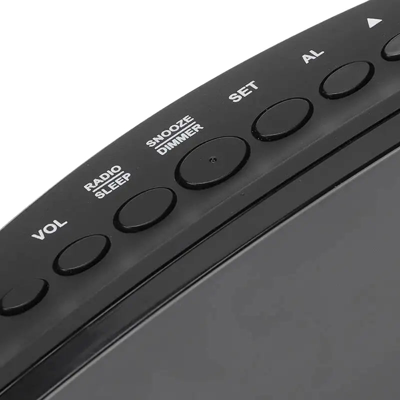 Radio réveil projecteur noir à LED rouges -  - radio-reveil-projecteur-rouge - ["digital","lumineux","petit","petit reveil","plastique","projecteur","Radio R\u00e9veil Lumineux","radio r\u00e9veil projecteur","r\u00e9veil digital","r\u00e9veil projecteur","simple"]
