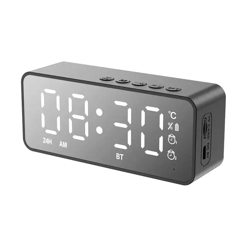 Radio réveil rectangulaire noir avec affichage digital et USB -  - radio-reveil-connecte-rechargeable-usb - ["bluetooth","connect\u00e9","digital","num\u00e9rique","petit reveil","plastique","radio reveil connect\u00e9","R\u00e9veil bluetooth","r\u00e9veil connect\u00e9","r\u00e9veil digital","simple","voyage"]