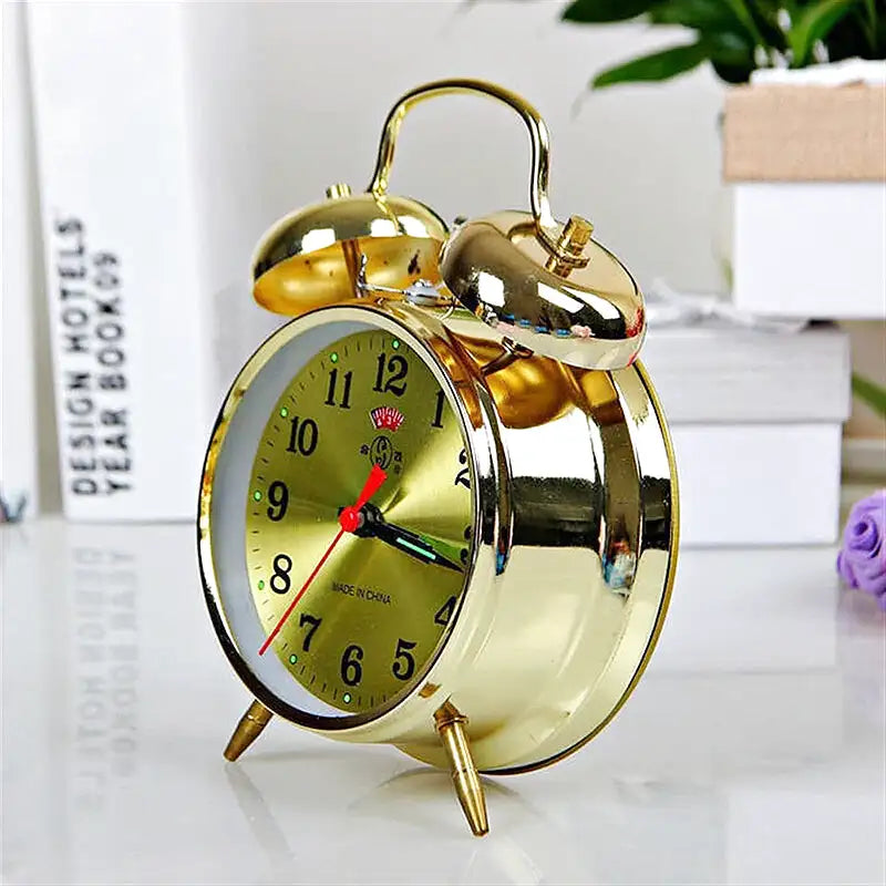 Réveil à double cloche en métal doré vintage -  - reveil-mecanique-dore-vintage - ["analogique","Jour Nuit","R\u00e9veil Analogique"]