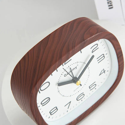 Réveil rond en bois clair à grands chiffres noirs -  - reveil-analogique-grand-chiffre - ["analogique","bois","bureau","maison","naturel","petit","radio bois","radio reveil bois","R\u00e9veil Analogique","simple"]