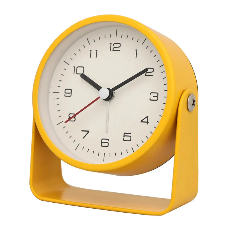 Réveil rond moderne en métal noir mat -  - reveil-analogique-trotteuse-silencieuse - ["analogique","m\u00e9canique","petit","simple","voyage"]