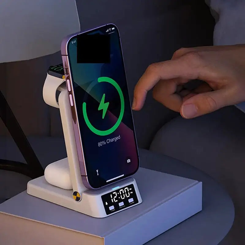 Réveil blanc avec chargeur induction et affichage digital -  - reveil-chargeur-induction-iphone-et-samsung - ["chargeur induction","connect\u00e9","digital","num\u00e9rique","petit","petit reveil","r\u00e9veil connect\u00e9","r\u00e9veil digital","simple"]