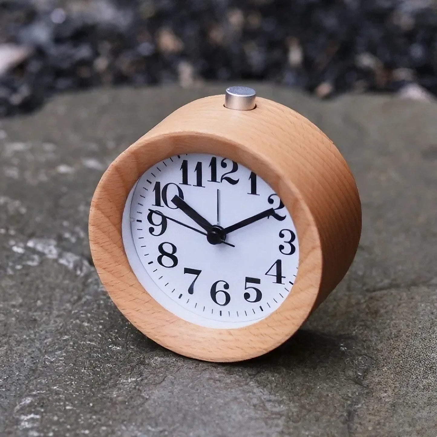 Réveil rond en bois clair naturel massif -  - reveil-bois-aiguilles - ["analogique","petit","radio bois","radio reveil bois","simple","vintage"]