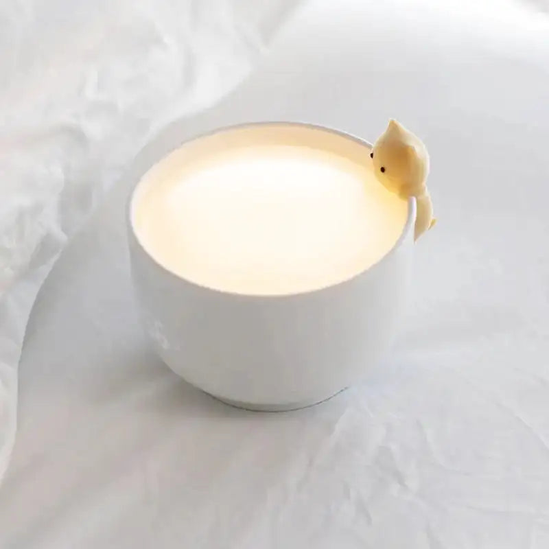 Réveil bol blanc avec figurine chat doré -  - reveil-veilleuse-lampe - ["chat","veilleuse"]