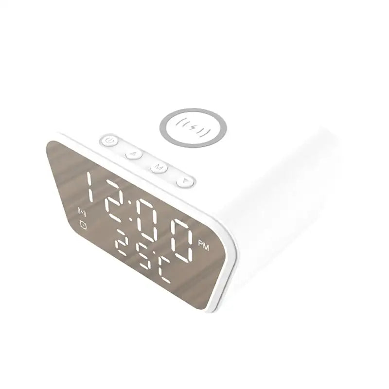 Réveil carré blanc avec écran LED et chargeur induction -  - reveil-connecte-chargeur-induction - ["connect\u00e9","digital","num\u00e9rique","petit reveil","r\u00e9veil digital","simple"]