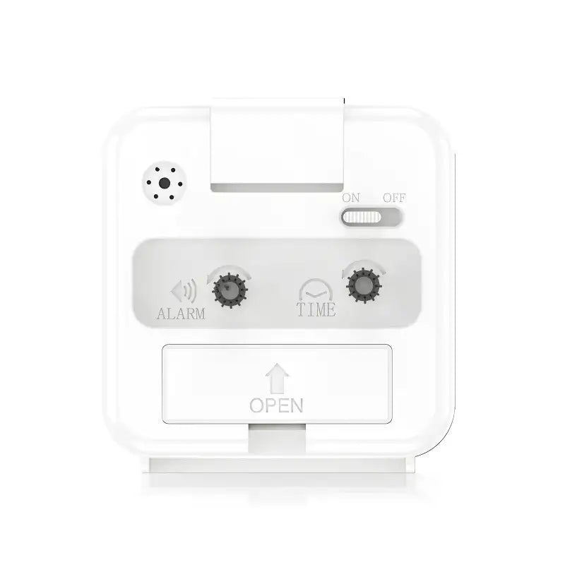 Réveil carré blanc moderne à aiguilles lumineuses -  - reveil-a-pile-quartz-lumineux - ["analogique","Jour Nuit","lumineux","petit reveil","Radio R\u00e9veil Lumineux","R\u00e9veil Analogique","simple","voyage"]