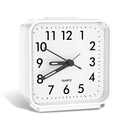Réveil carré blanc moderne à aiguilles lumineuses -  - reveil-a-pile-quartz-lumineux - ["analogique","Jour Nuit","lumineux","petit reveil","Radio R\u00e9veil Lumineux","R\u00e9veil Analogique","simple","voyage"]