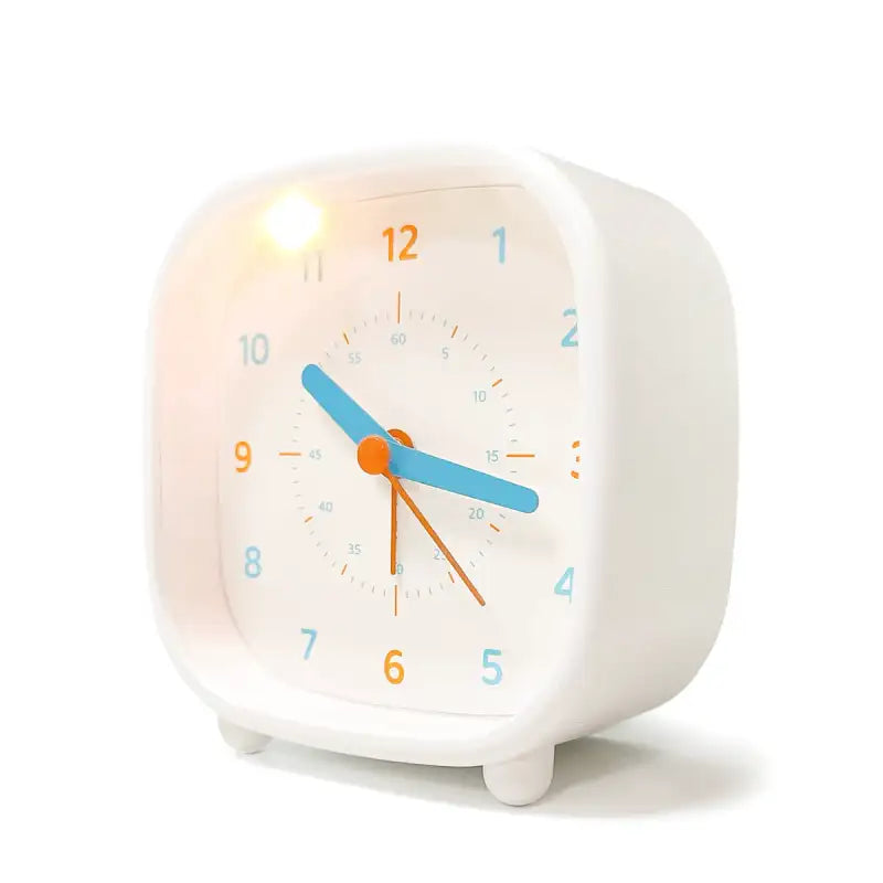 Réveil carré blanc pour enfant chiffres colorés -  - reveil-enfant-8-ans - ["analogique","petit","petit reveil","r\u00e9veil analogique","simple"]