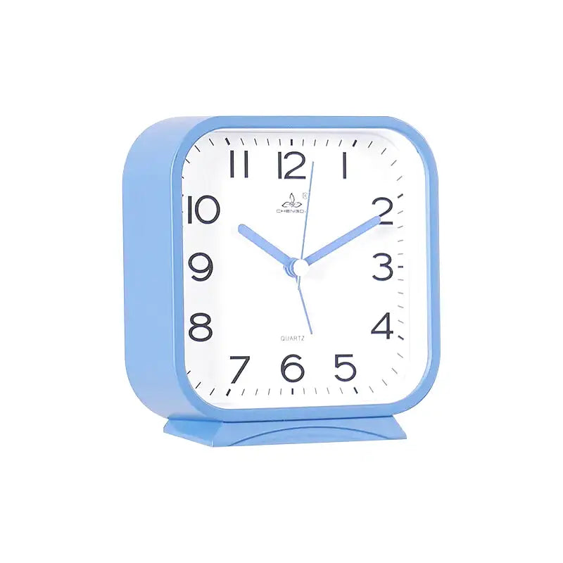 Réveil carré bleu en plastique avec chiffres noirs -  - reveil-analogique-carre - ["ado","analogique","petit","R\u00e9veil Analogique","simple"]