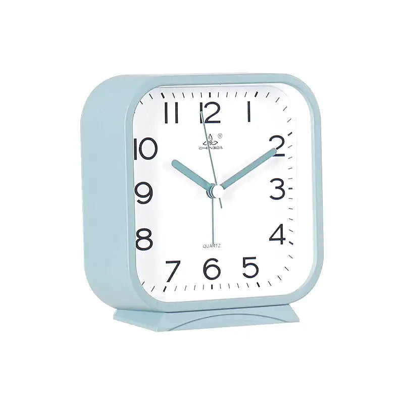 Réveil carré bleu en plastique avec chiffres noirs -  - reveil-analogique-carre - ["ado","analogique","petit","R\u00e9veil Analogique","simple"]