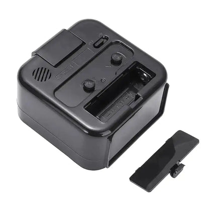 Réveil carré noir à grands chiffres multicolores -  - reveil-a-pile-silencieux - ["analogique","petit","petit reveil","plastique","R\u00e9veil Analogique","simple"]