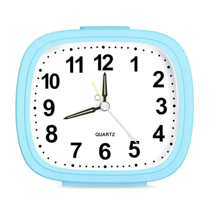 Réveil carré noir en plastique brillant à chiffres larges -  - reveil-simple-et-efficace - []