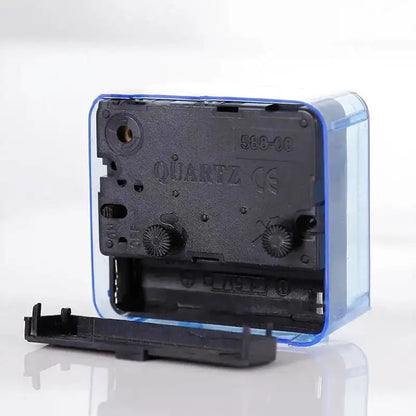 Réveil carré transparent avec mécanisme apparent