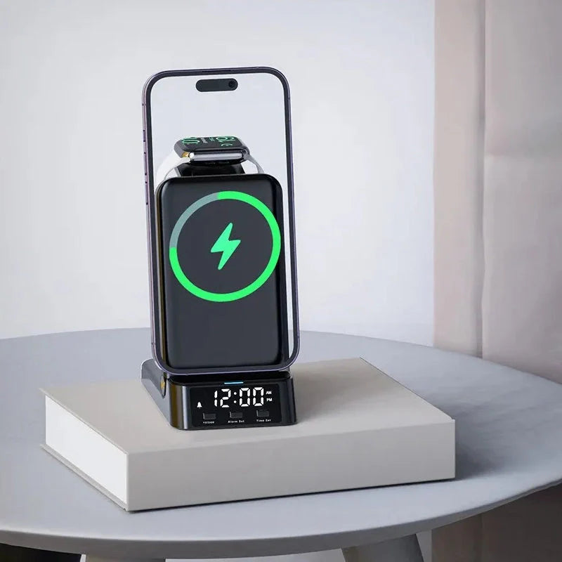 Station de charge LED noire avec horloge intégrée -  - reveil-chargeur-induction-apple-et-samsung - ["chargeur induction","connect\u00e9","num\u00e9rique","petit","simple"]