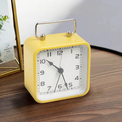 Réveil cube en métal jaune brillant