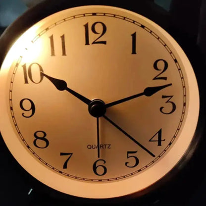 Réveil de table rond en métal cuivré vintage