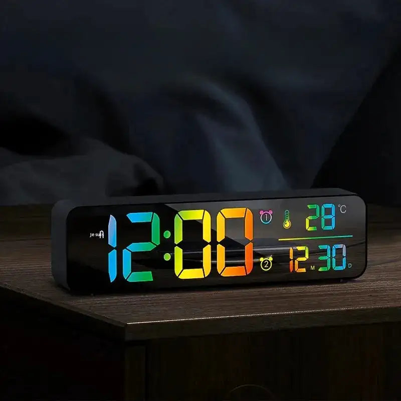 Réveil digital blanc à affichage LED multicolore