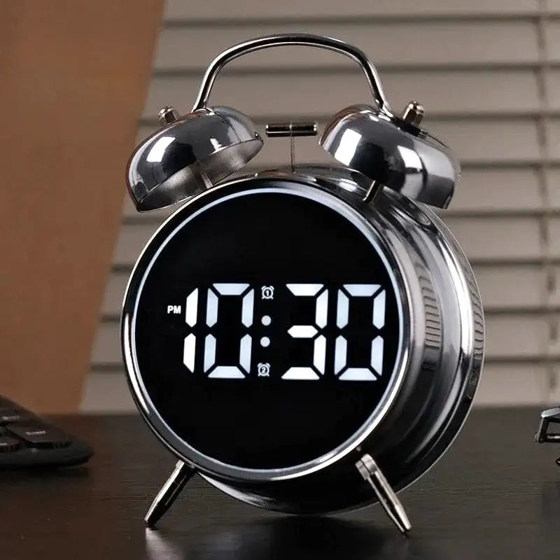 Réveil digital noir argenté à cloche vintage