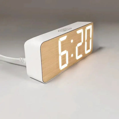 Réveil digital rectangulaire en bois clair naturel