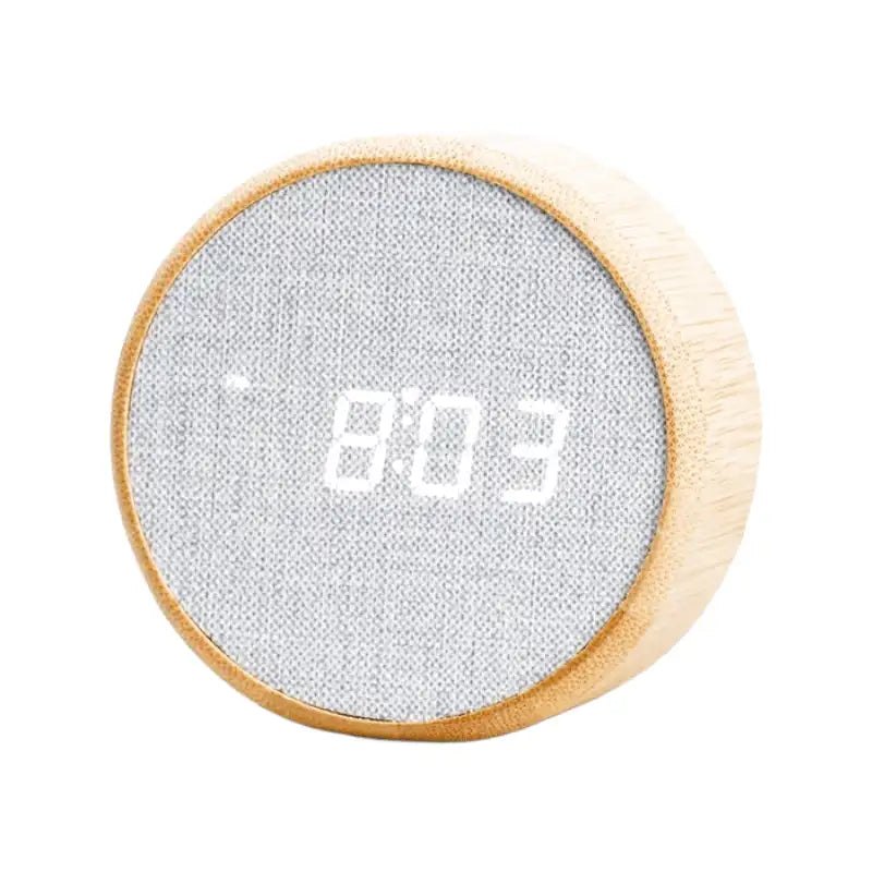 Réveil digital rond en bois clair et tissu gris