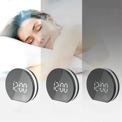 Réveil digital rond en métal argenté brillant