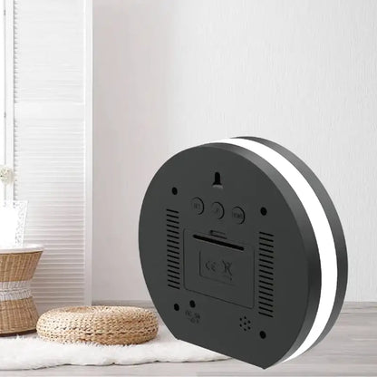 Réveil digital rond en métal argenté brillant