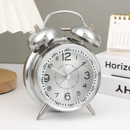 Réveil double cloche en métal argenté rétro
