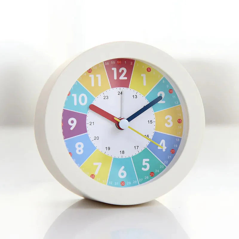 Réveil rond multicolore avec veilleuse intégrée -  - reveil-educatif-veilleuse - ["ado","analogique","couleur","enfant","petit","r\u00e9veil enfant","simple","\u00e9ducatif"]