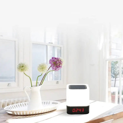 Réveil en forme de cube lumineux multifonction avec horloge et enceinte intégrée