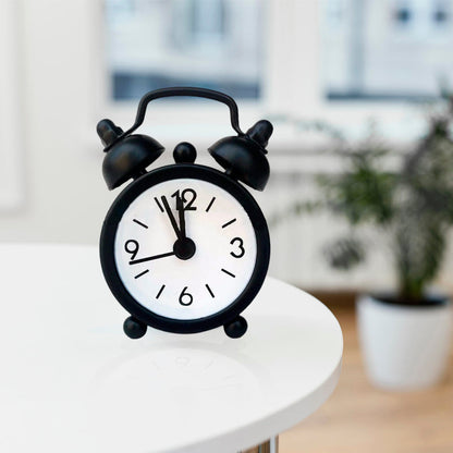 Réveil rond bleu en métal à double cloche -  - reveil-enfant-couleur - ["analogique","petit","R\u00e9veil Analogique","simple","vintage","voyage"]