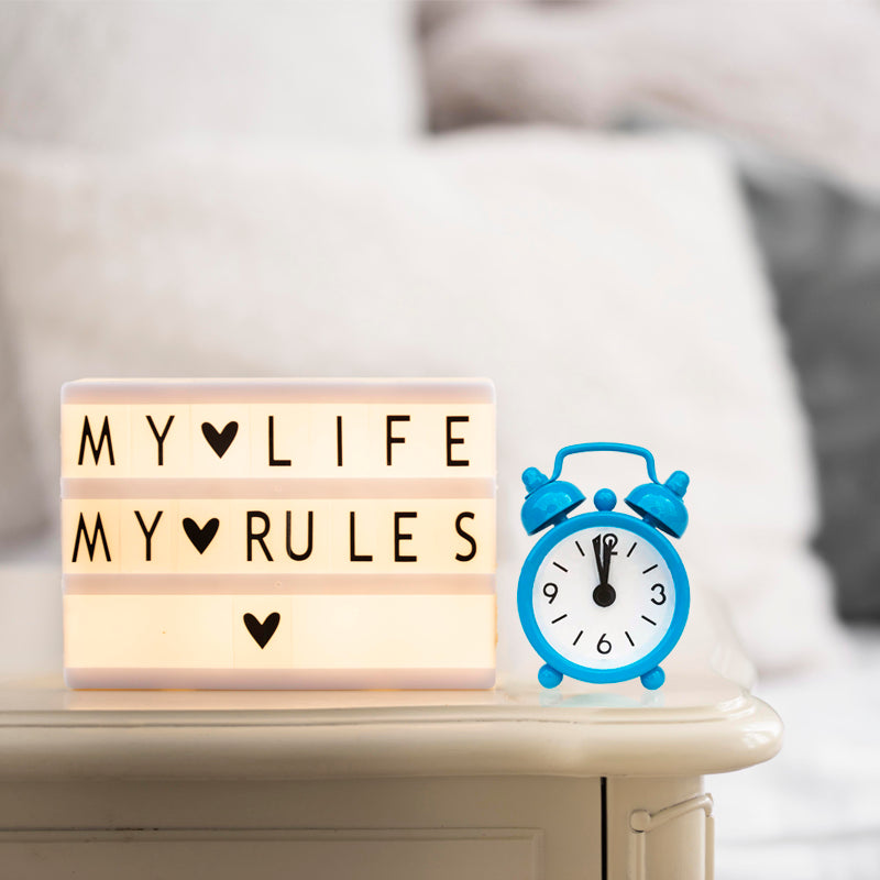 Réveil rond bleu en métal à double cloche -  - reveil-enfant-couleur - ["analogique","petit","R\u00e9veil Analogique","simple","vintage","voyage"]