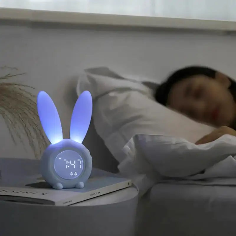 Réveil enfant en forme de lapin vert doux