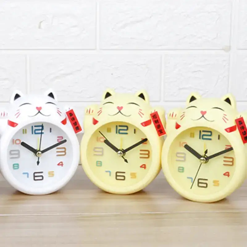 Réveil enfant en plastique jaune motif chat japonais - Comptoir du Réveil - 